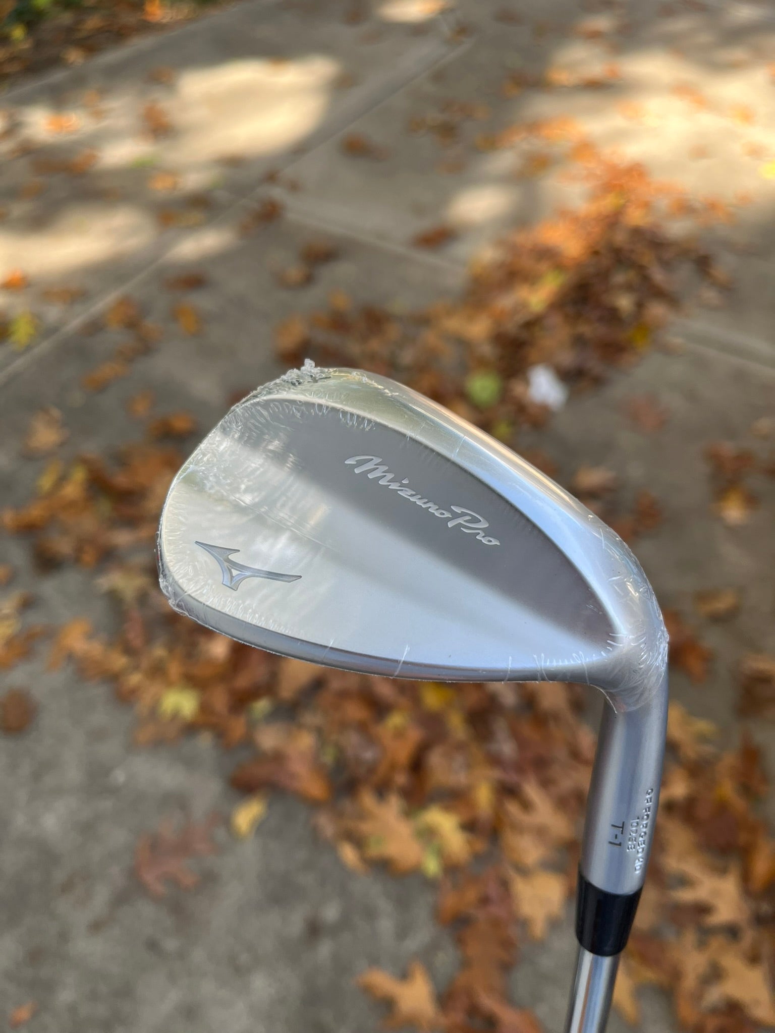 Photo of Mizuno Pro T-1 Soft White Satin Sand Wedge 54° Stiff Flex Tour Issue S400