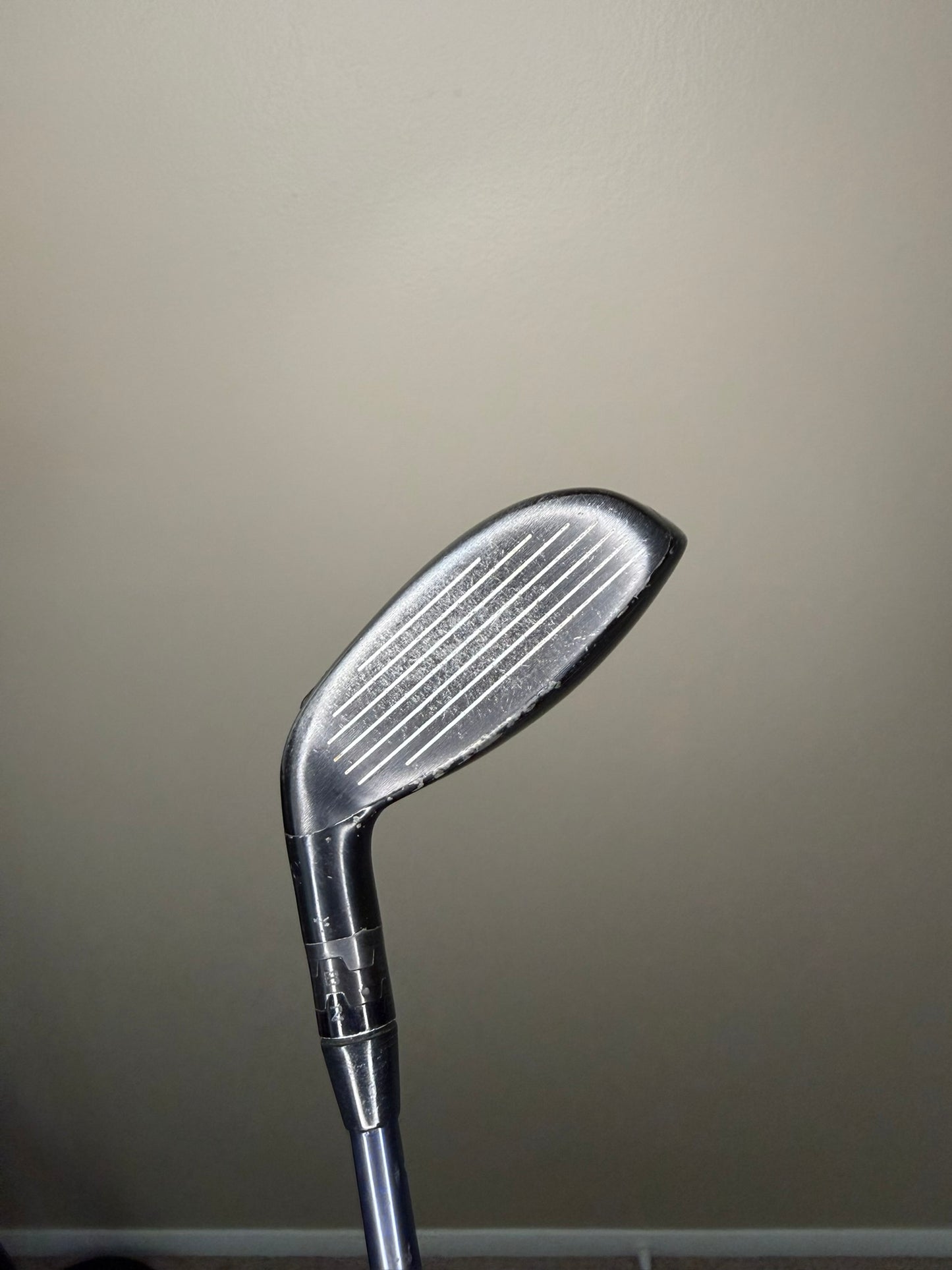 Photo of Titleist 910 H 3 Hybrid 19° Stiff Flex Diamana Kai'Li Blue
