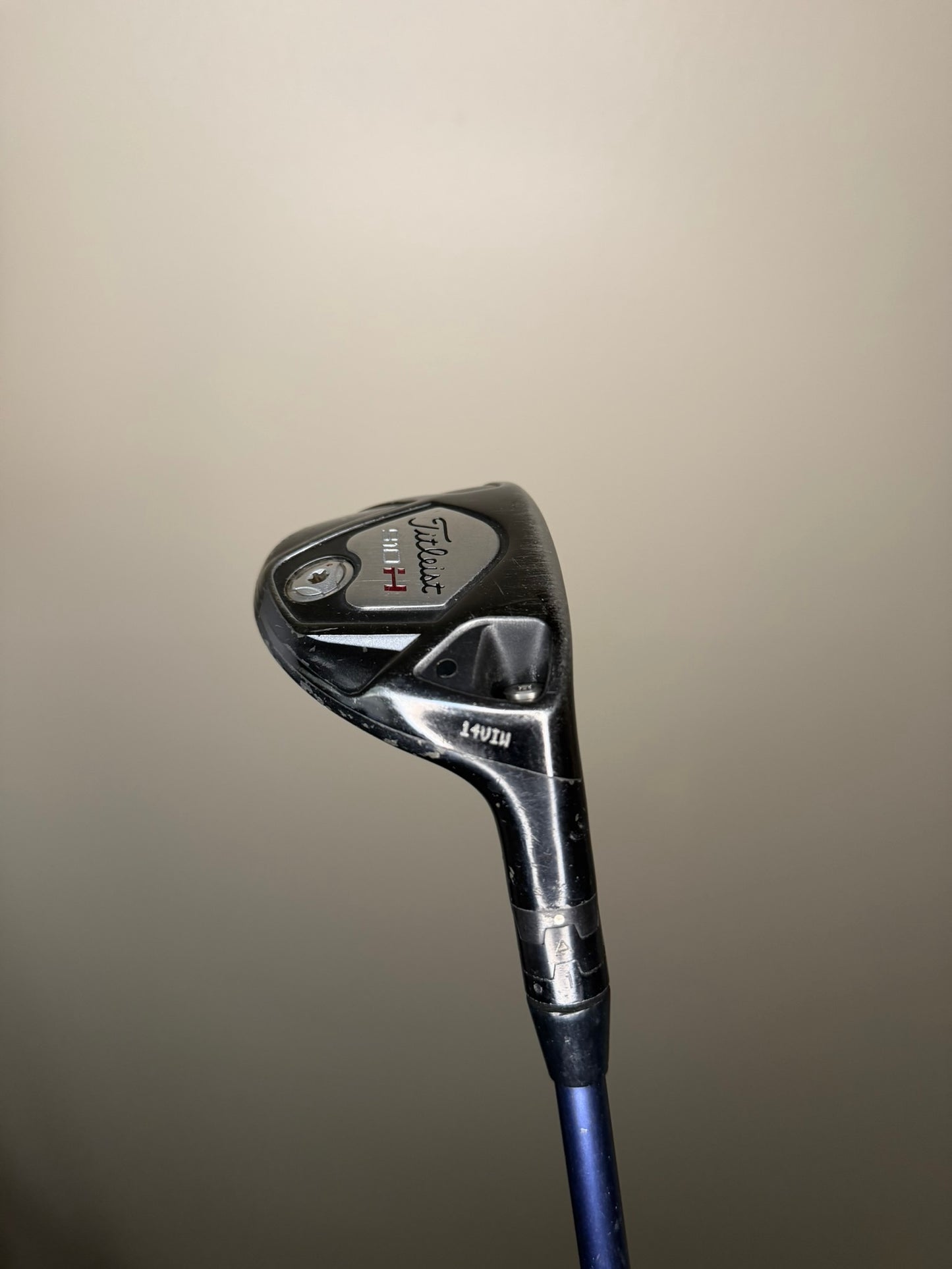 Photo of Titleist 910 H 3 Hybrid 19° Stiff Flex Diamana Kai'Li Blue