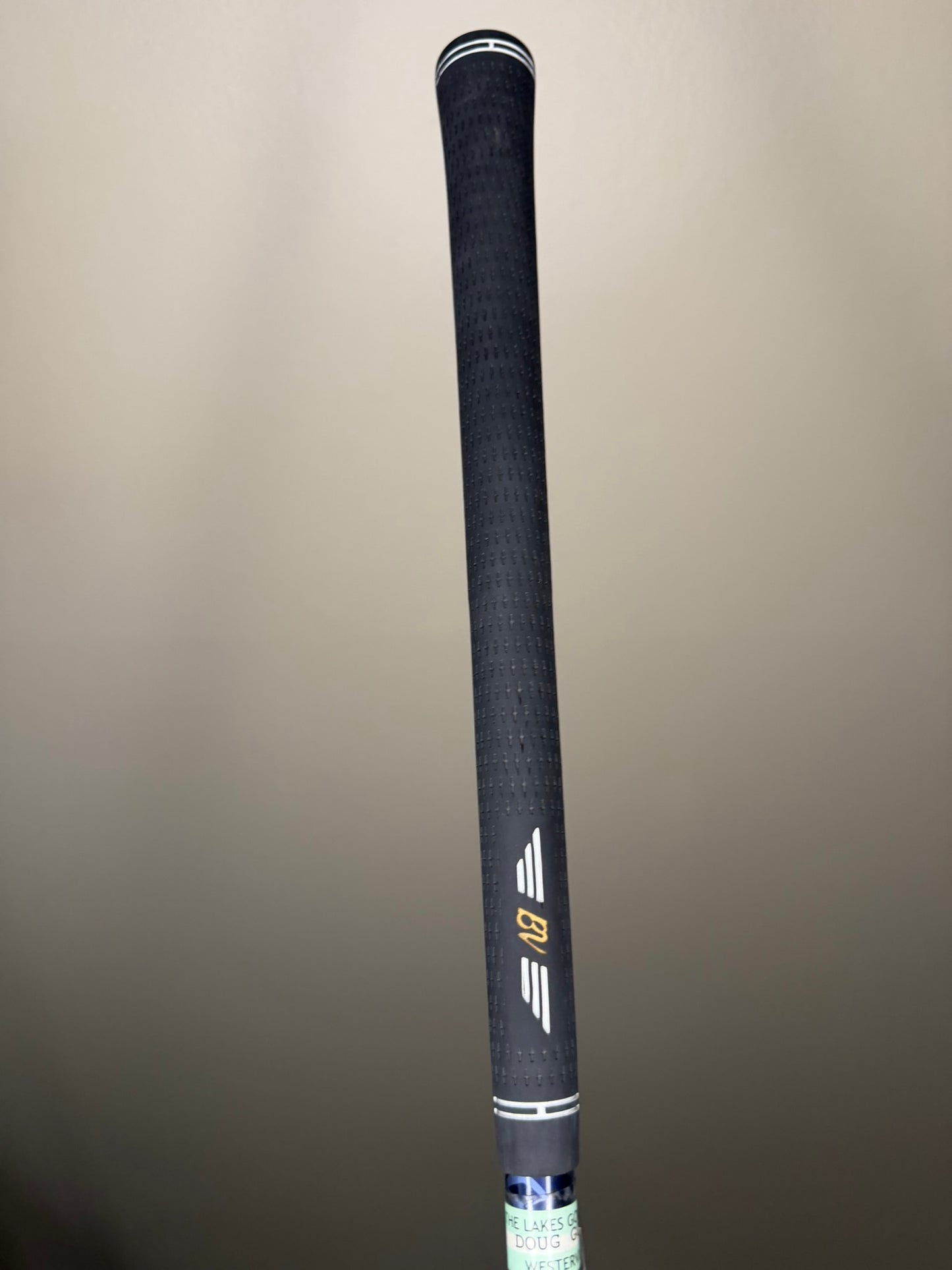 Photo of Titleist 910 H 3 Hybrid 19° Stiff Flex Diamana Kai'Li Blue