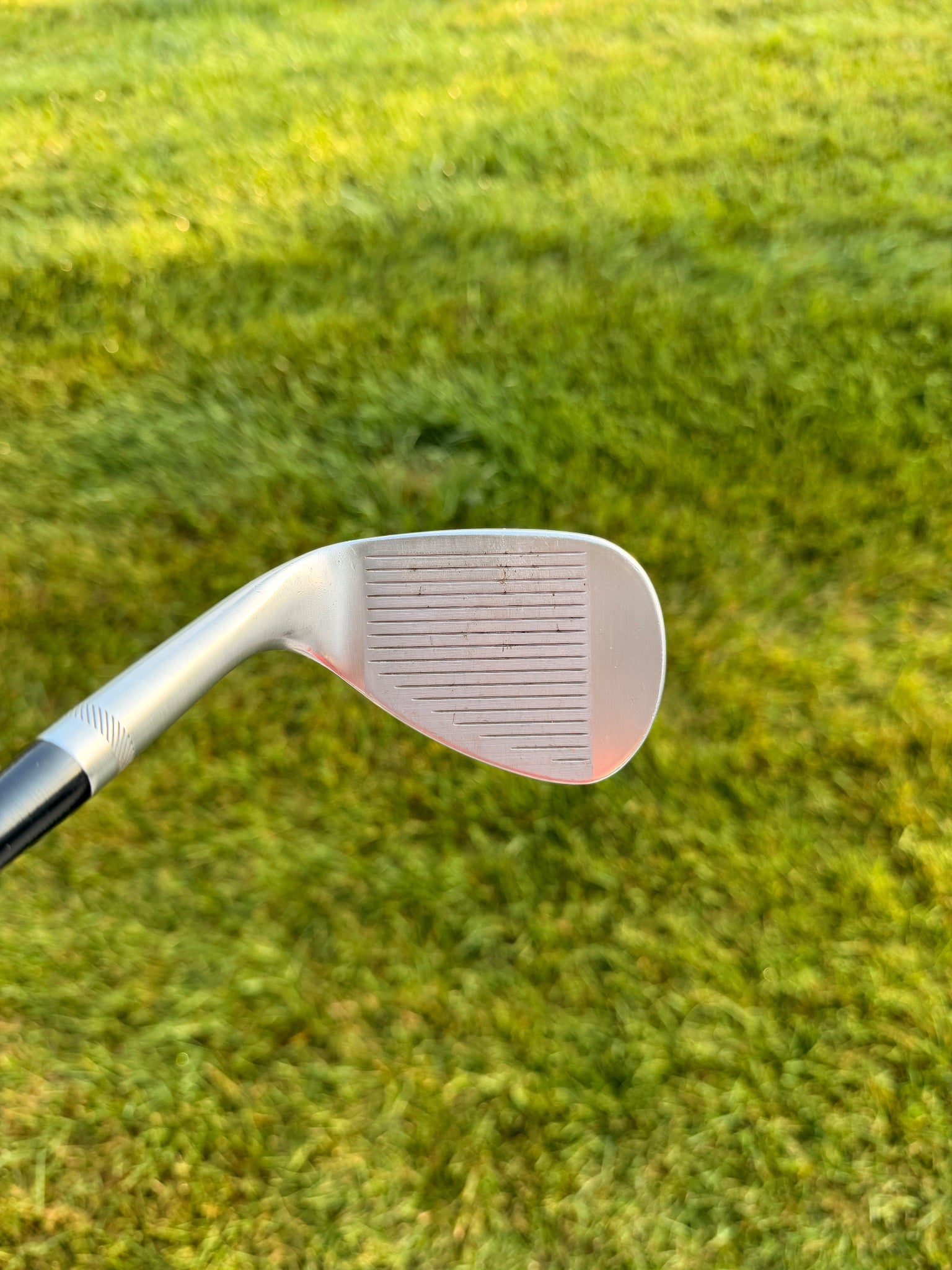 Titleist Vokey SM10 Tour Chrome LW 60° / 8 Stock Demo Wedge Flex 35.25" NICE — photo 2