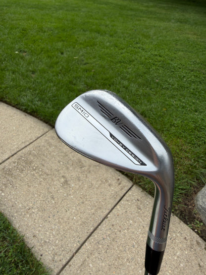 Titleist Vokey SM10 Chrome Sand Wedge 54°/10 Dynamic Gold S200 Stiff Flex 35.5"