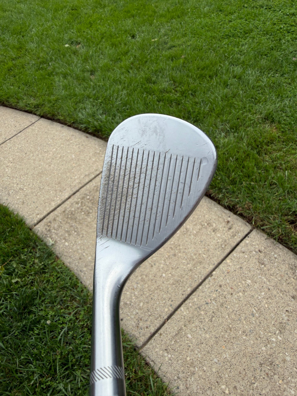 Titleist Vokey SM10 Chrome Sand Wedge 54°/10 Dynamic Gold S200 Stiff Flex 35.5" — photo 3