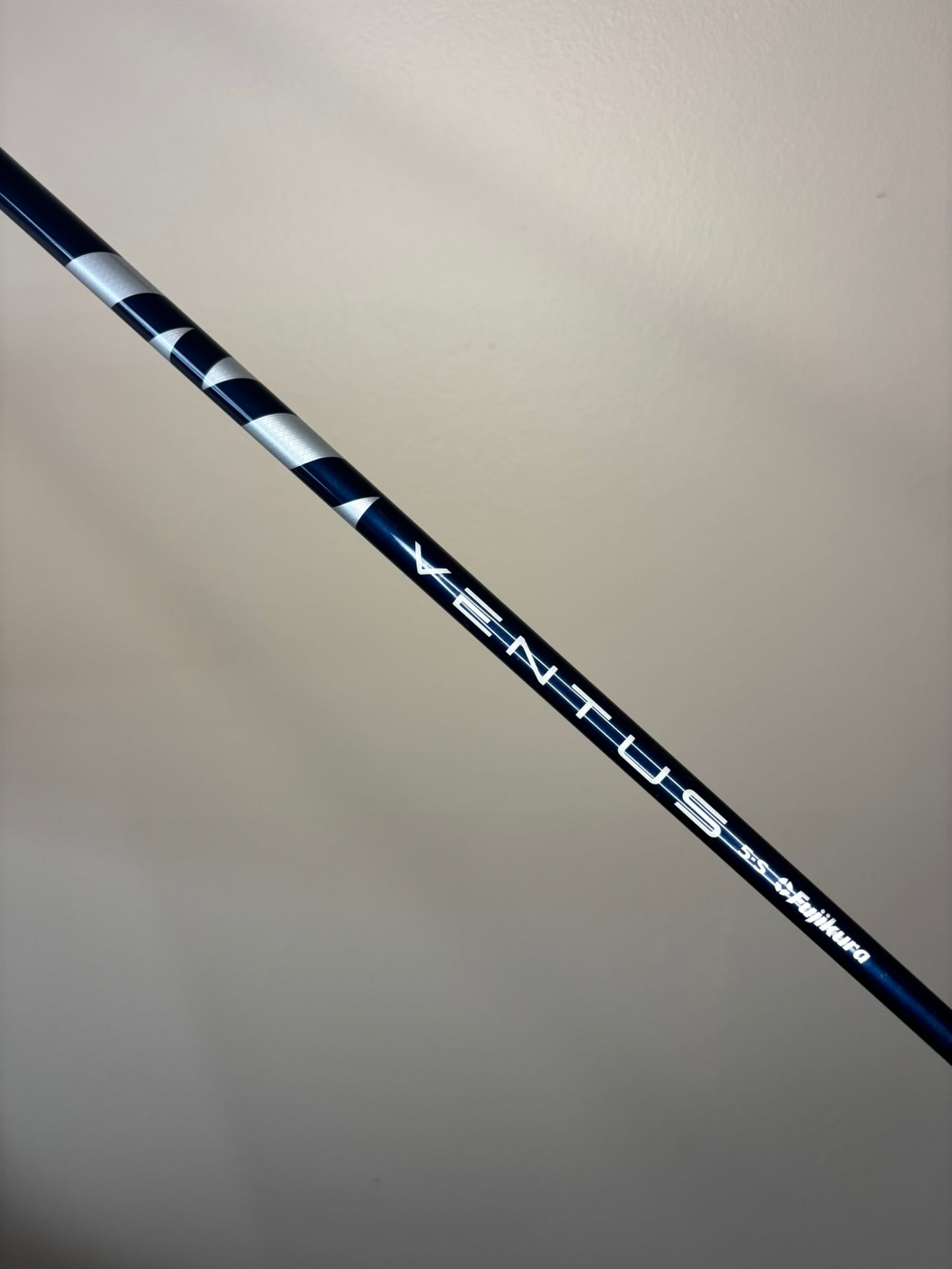 Taylormade SIM2 Driver 9° Ventus Blue 5S Stiff Flex 45.25″ +HC NICE