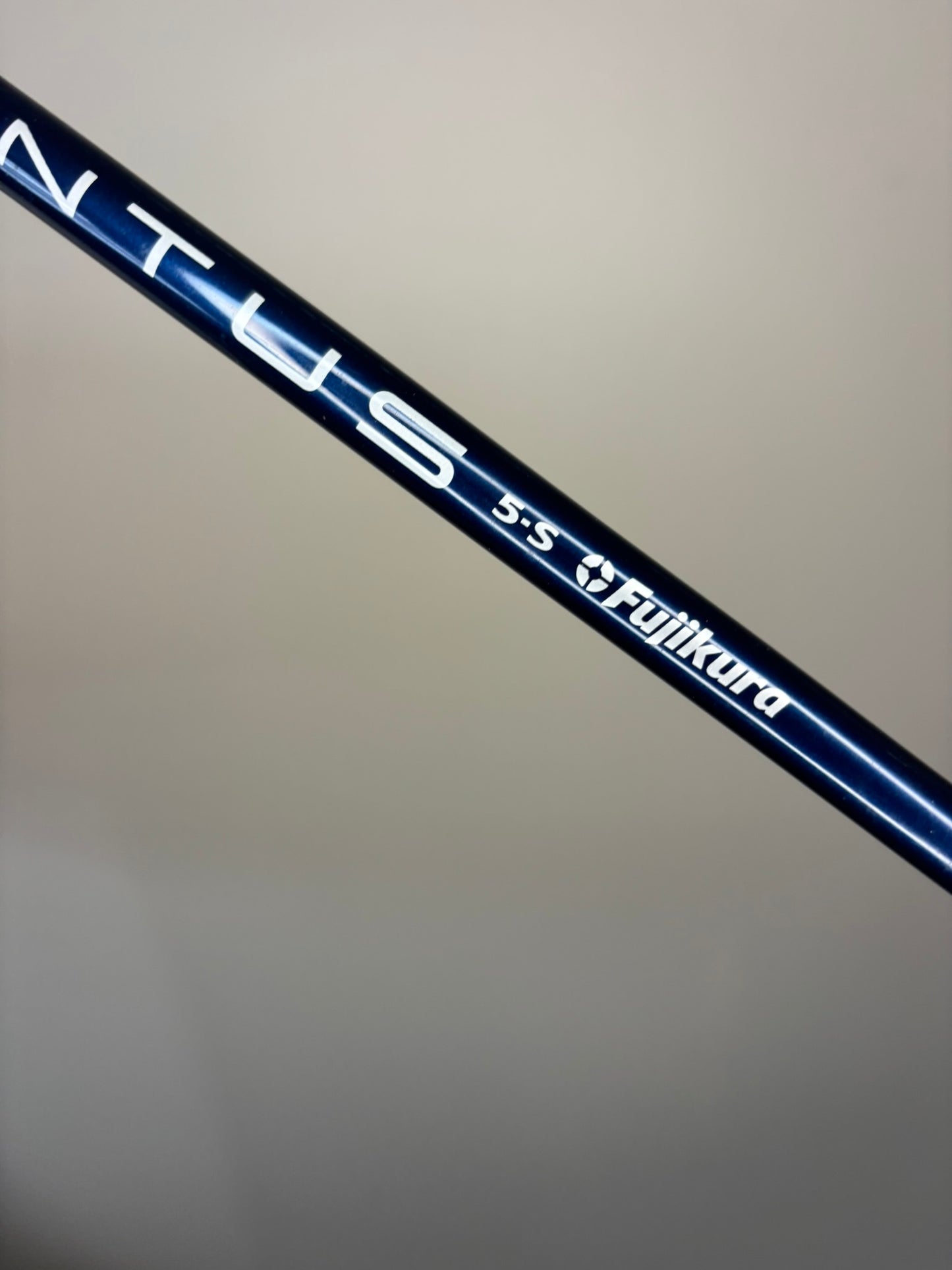 Taylormade SIM2 Driver 9° Ventus Blue 5S Stiff Flex 45.25″ +HC NICE