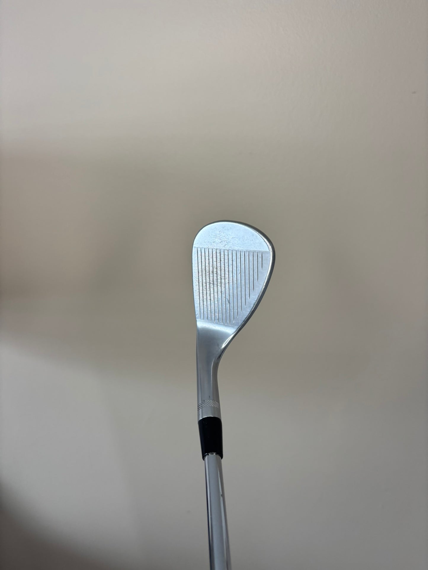 Titleist Vokey SM8 Tour Chrome Sand Wedge 54° / 14F Wedge Flex 35.25″ NICE