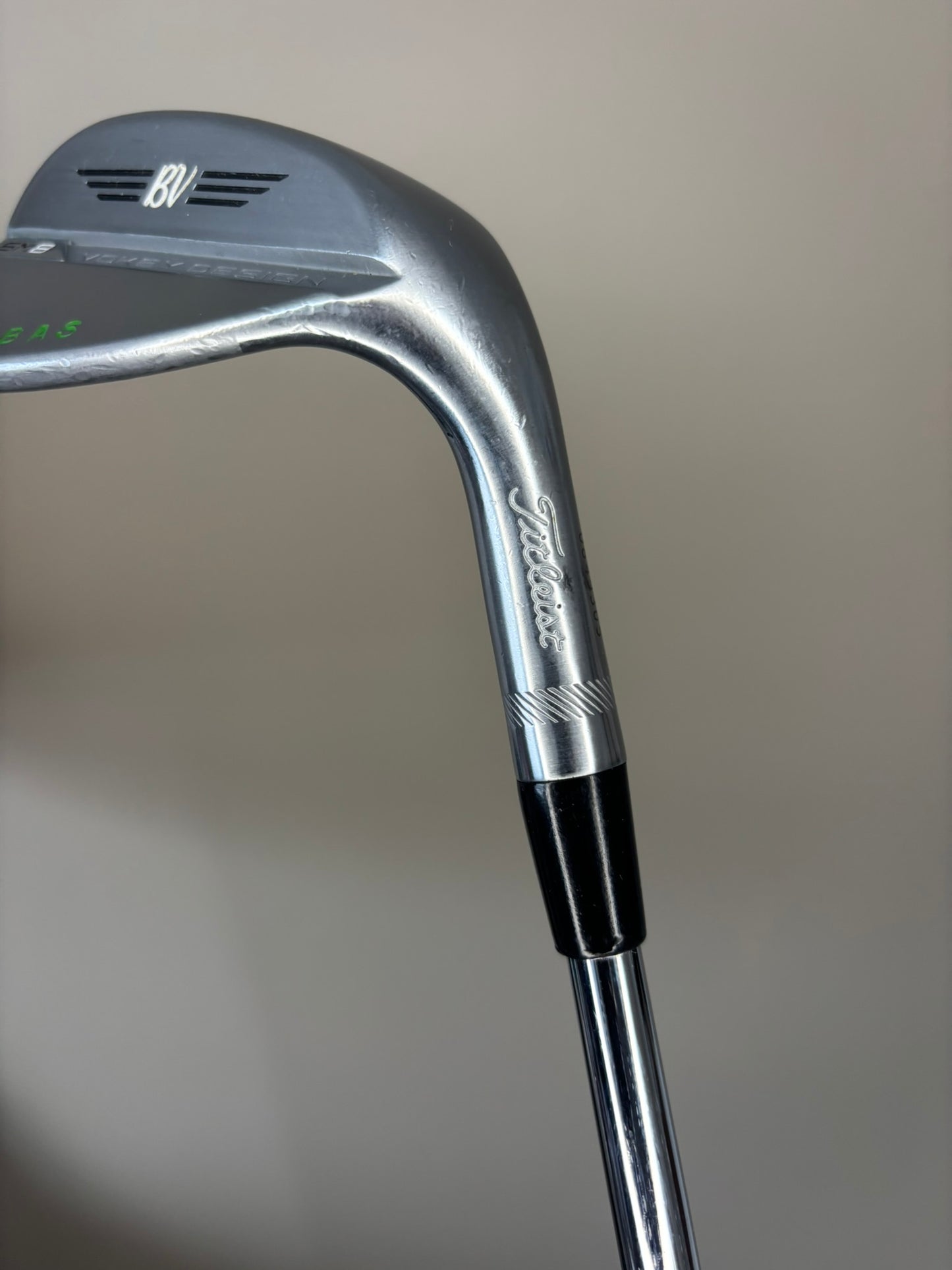 Titleist Vokey SM8 Tour Chrome Sand Wedge 54° / 14F Wedge Flex 35.25″ NICE