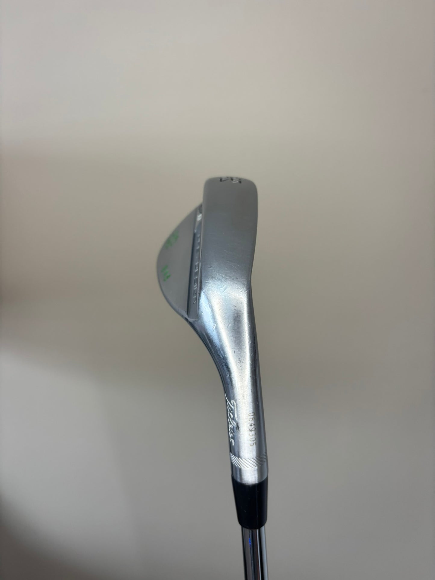 Titleist Vokey SM8 Tour Chrome Sand Wedge 54° / 14F Wedge Flex 35.25″ NICE