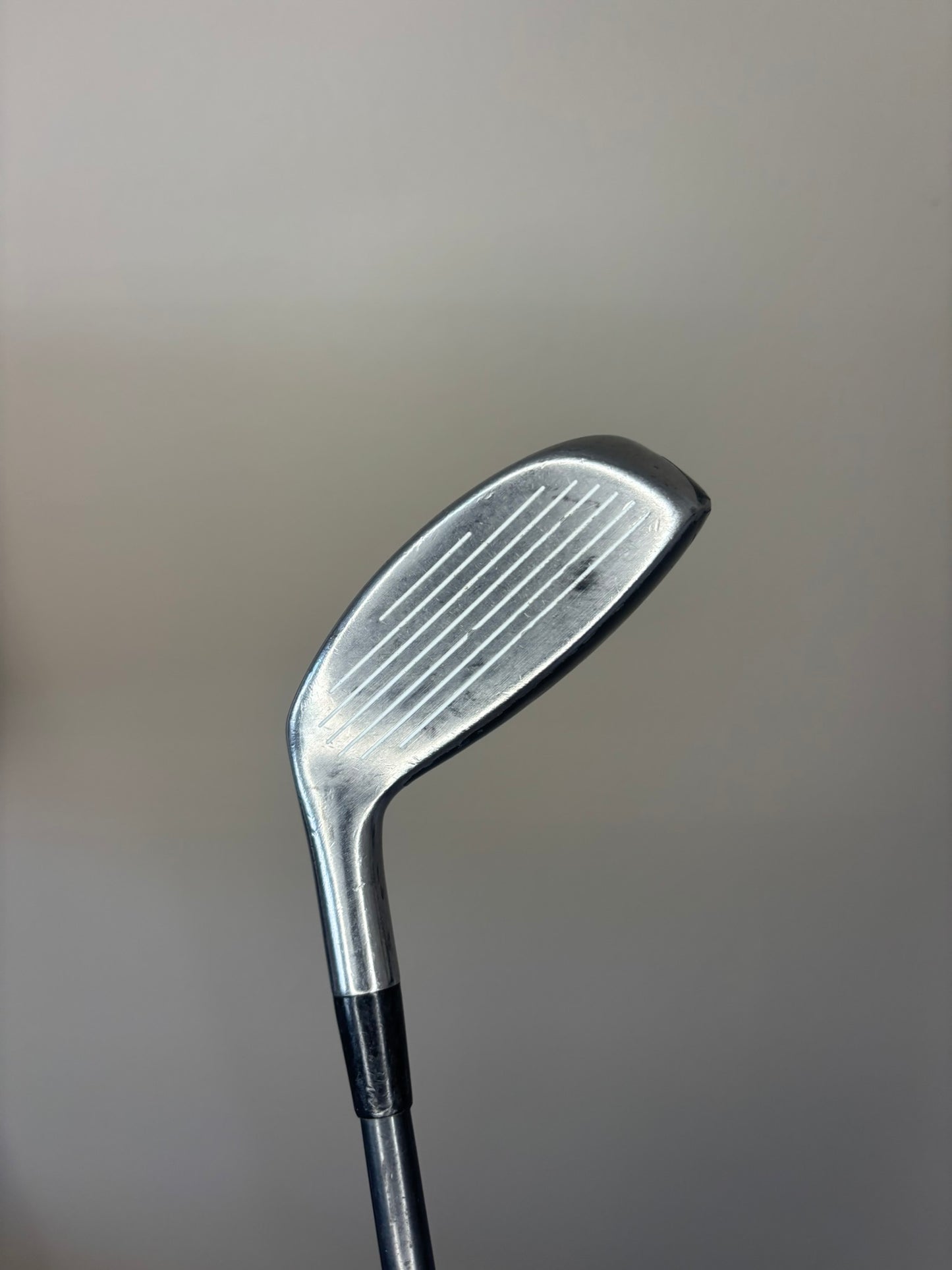 Titleist 585 H 3 Hybrid 21° 4175 Graphite Regular Flex 40″ NICE