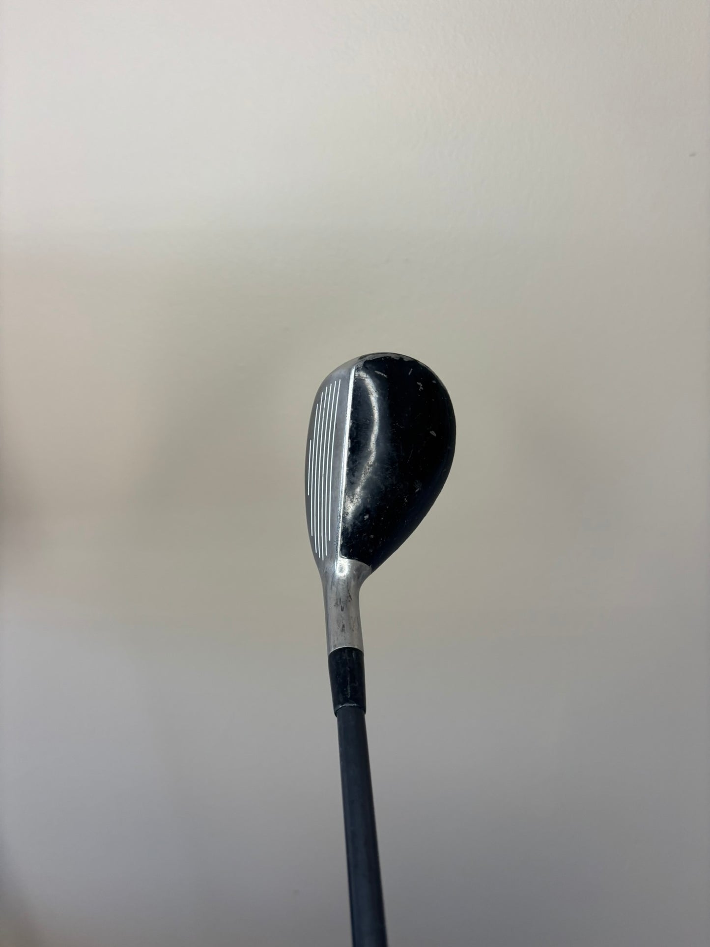 Titleist 585 H 3 Hybrid 21° 4175 Graphite Regular Flex 40″ NICE