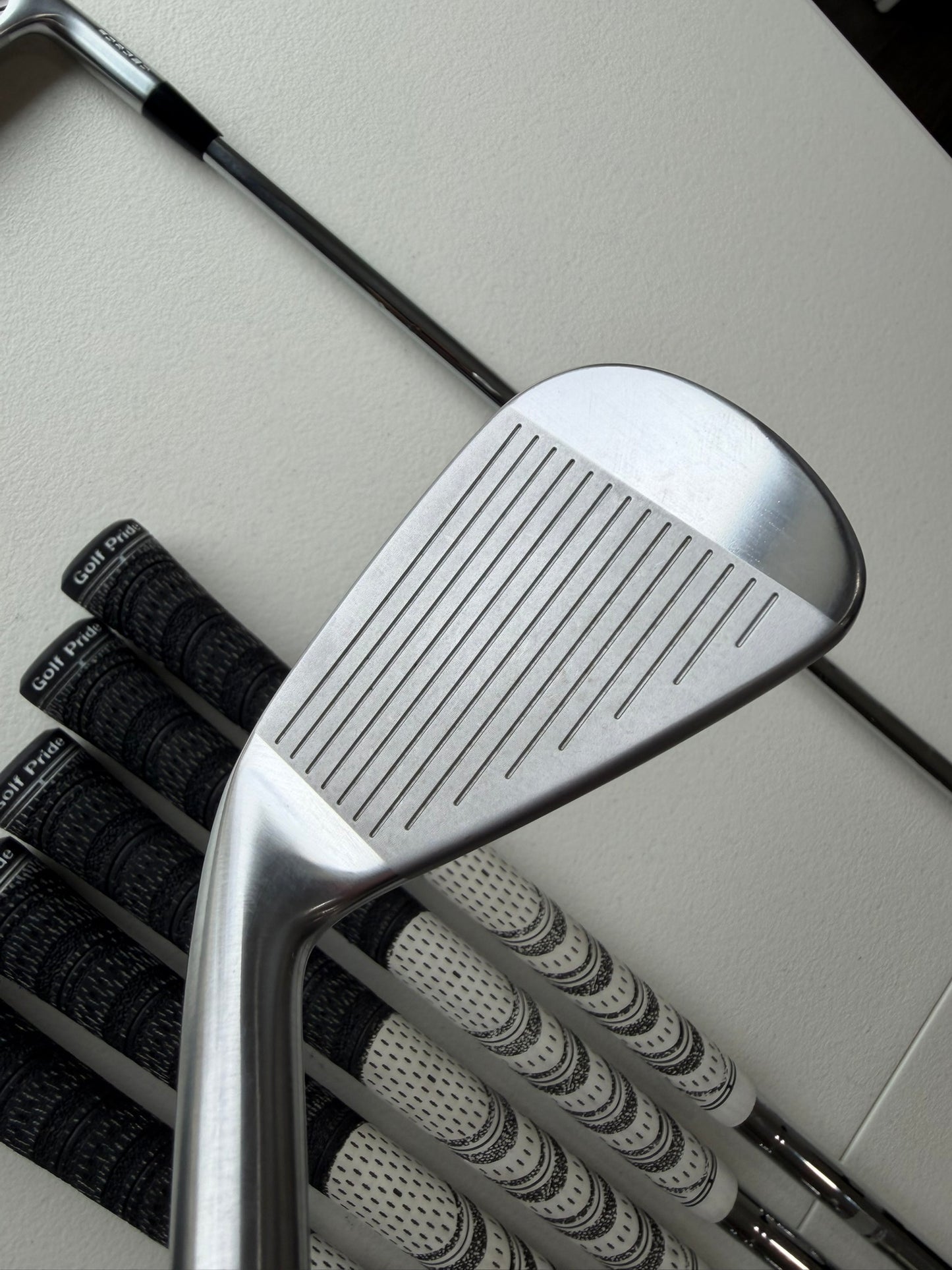 Photo of Cobra 2023 KING Tour Iron Set Regular Flex Ns Pro 950Gh