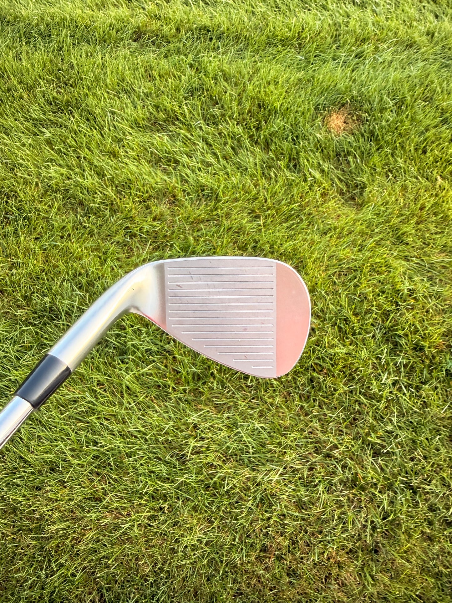 Mizuno JPX 923 Hot Metal Gap Wedge Dynamic Gold Regular Flex 35.5" MINT — photo 2
