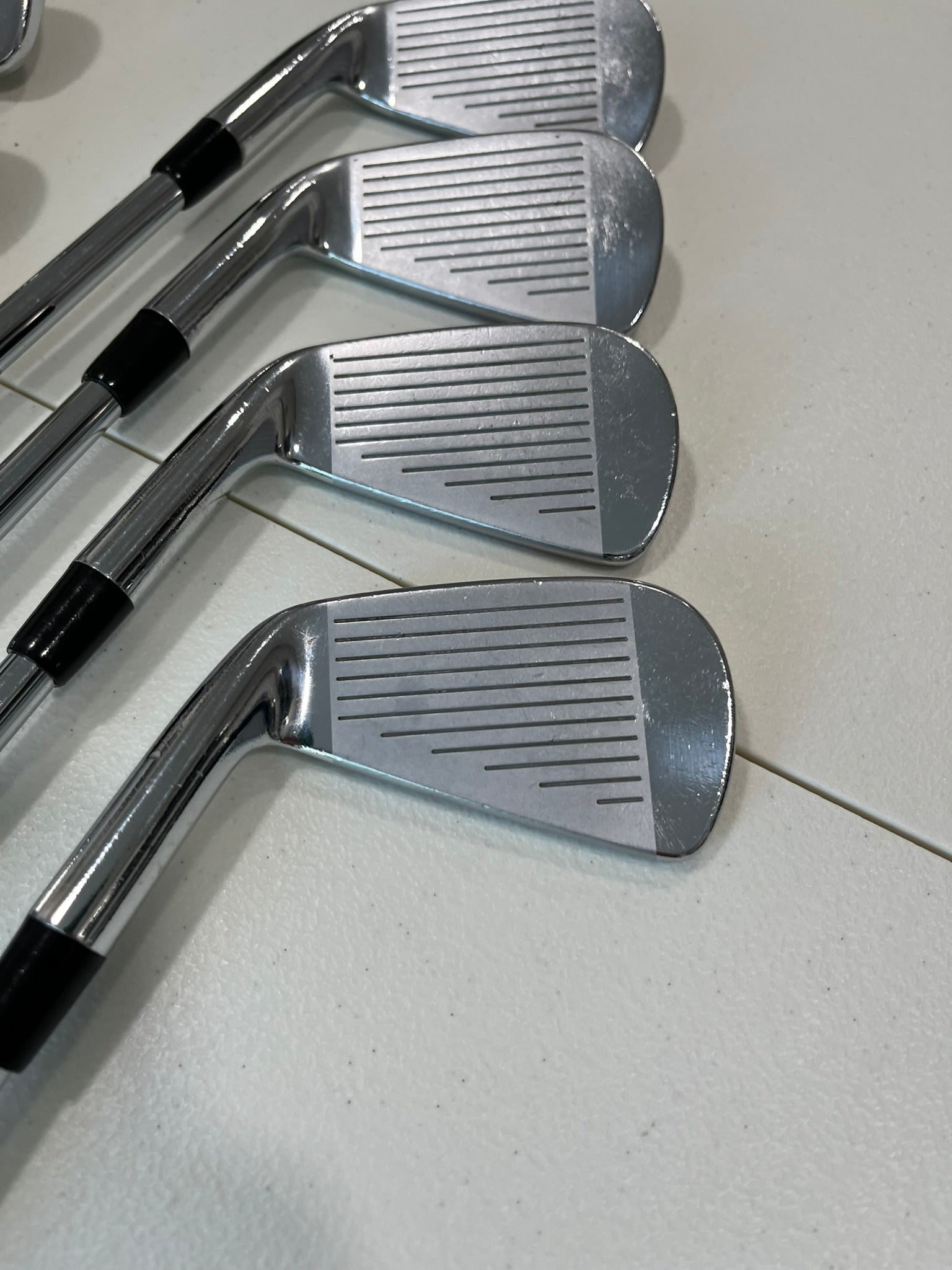 Photo of Titleist 690 CB Forged Iron Set Stiff Flex Dg S300