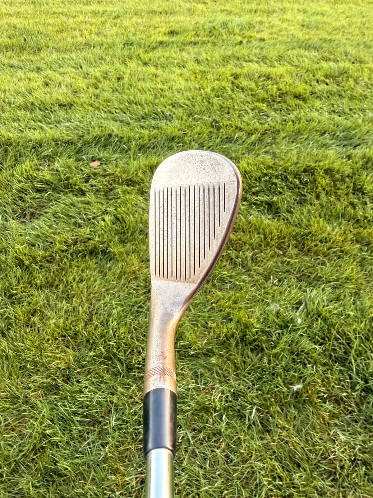 Titleist Vokey SM10 Raw Gap Wedge 50° / 12 AMT Tour White Stiff Flex 35.5" NICE — photo 3