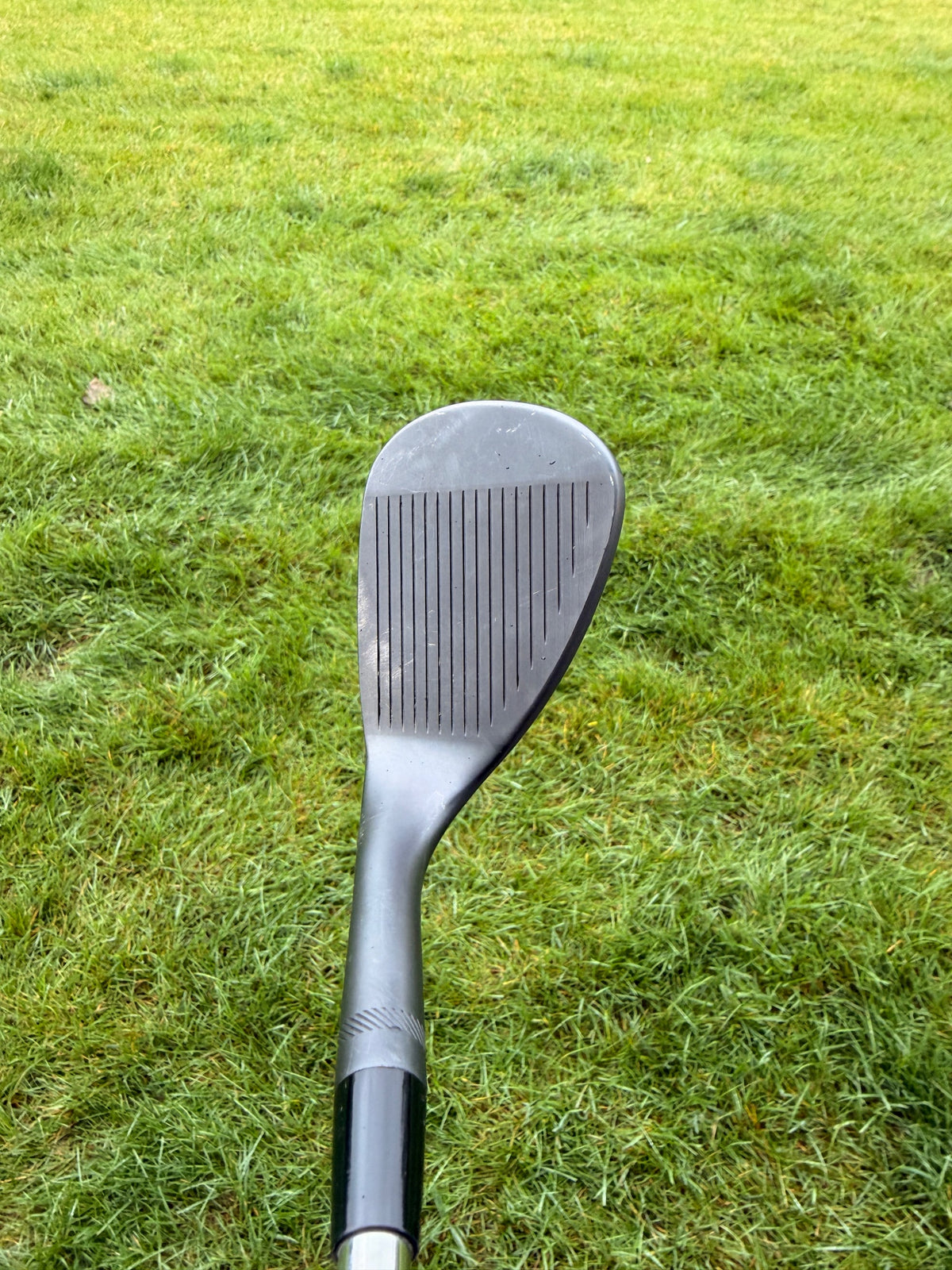 Titleist Vokey SM10 Jet Black Lob Wedge 60° / 8 Stock Wedge Flex 35" NICE — photo 3