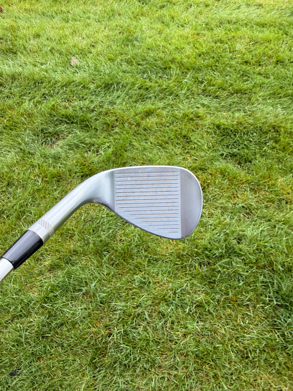 Titleist Vokey SM10 Tour Chrome Lob Wedge 58° / 10 Stock Wedge Flex 35.25" NICE — photo 2