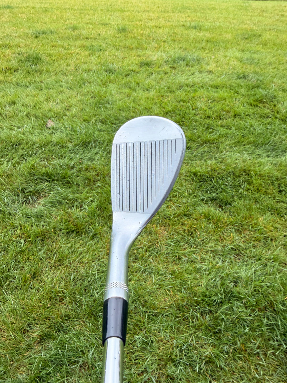 Titleist Vokey SM10 Tour Chrome Lob Wedge 58° / 10 Stock Wedge Flex 35.25" NICE — photo 3