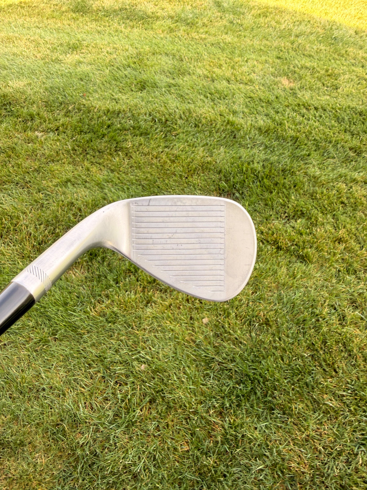 Titleist Vokey SM9 Tour Chrome Sand Wedge 56° / 8 Stock Wedge Flex 35.5" MINT — photo 2