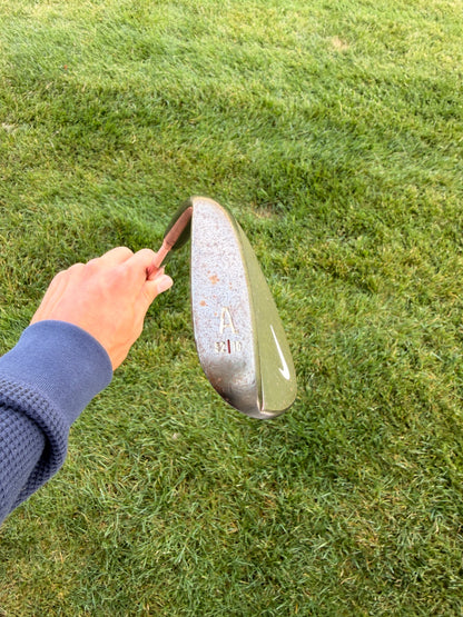 Nike Victory Red Forged Black Gap Wedge 52° / 10 Dynamic Gold Stiff Flex 36" — photo 4