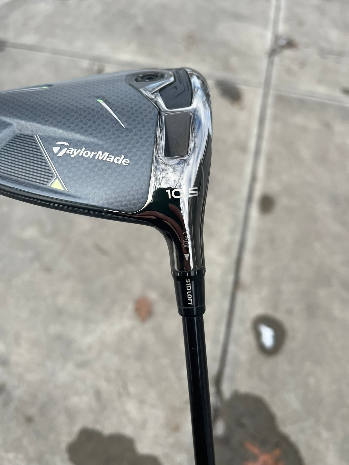 Taylormade Qi35 Driver 10.5° Hzrdus Black Stiff Flex 44.5″ NEAR MINT