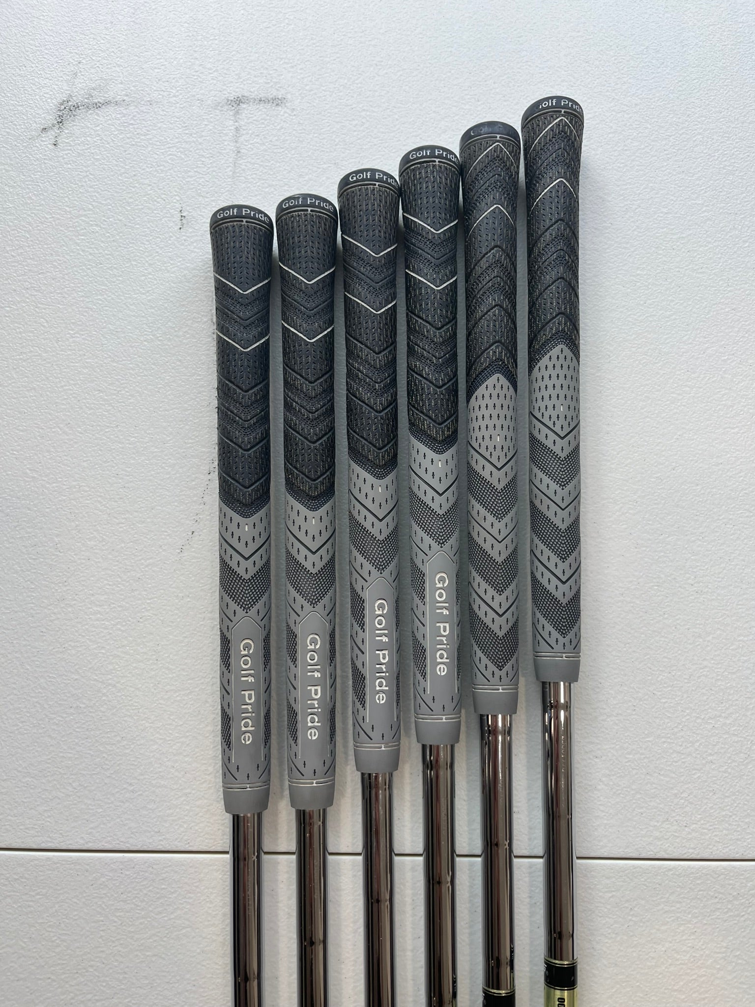 Photo of Titleist 714 CB Iron Set Extra Stiff Flex Dynamic Gold X100