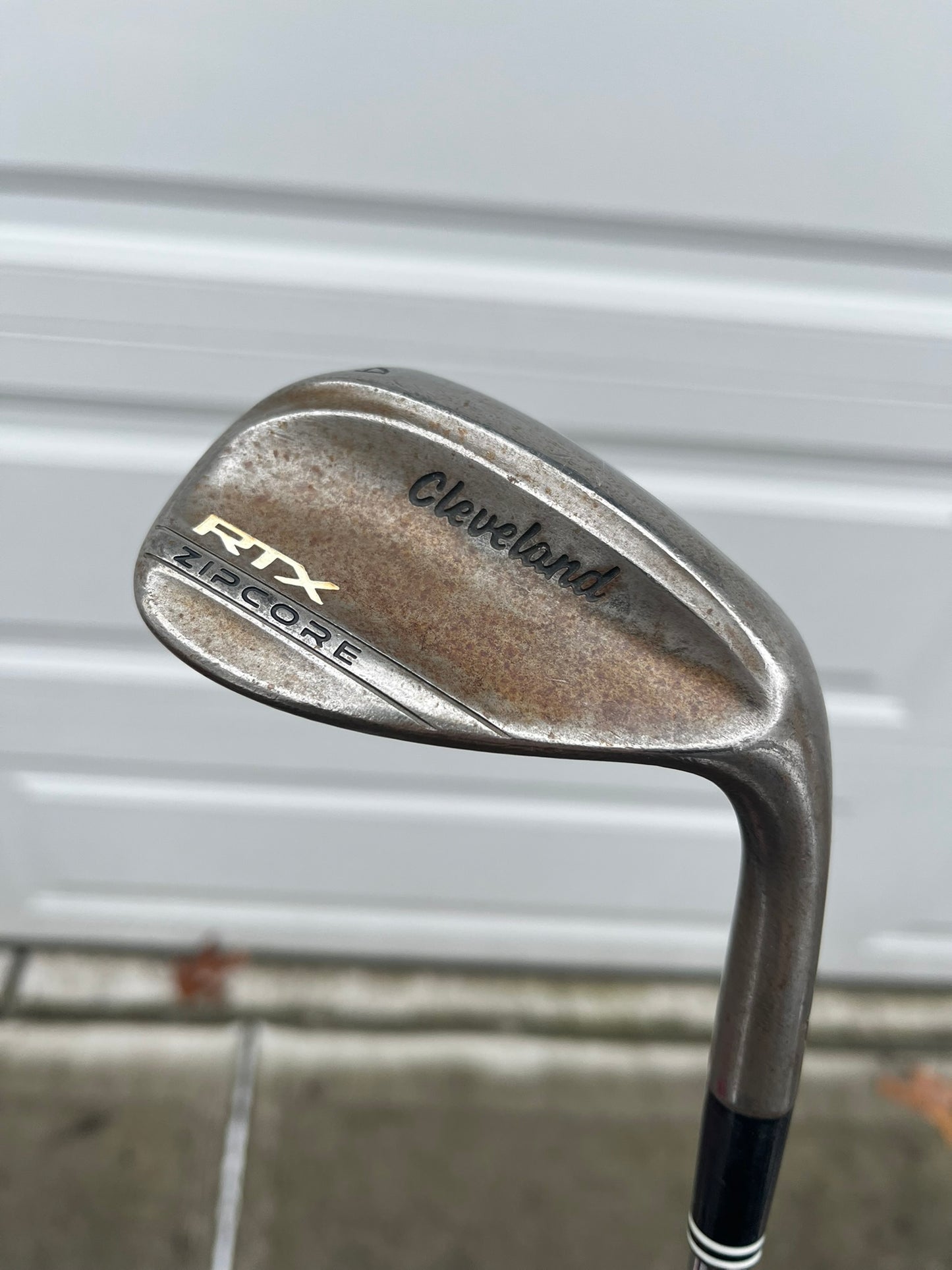 Cleveland Tour Issue RTX ZipCore Raw Sand Wedge 54° / 10 S400 Stiff Flex 35.5″