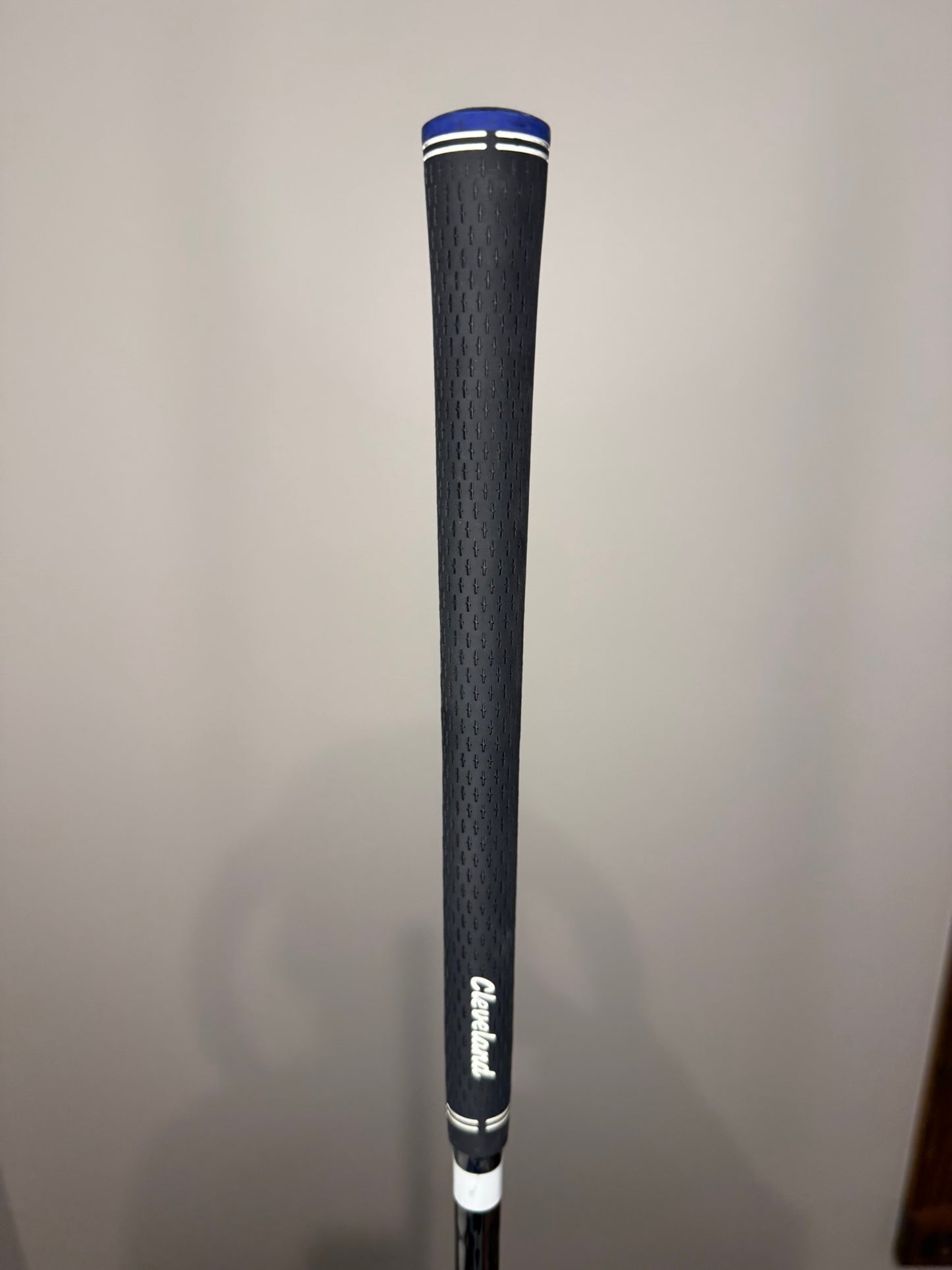 Cleveland CBX 4-Iron 20° Dynamic Gold DST 98 Regular Flex 39″ NICE