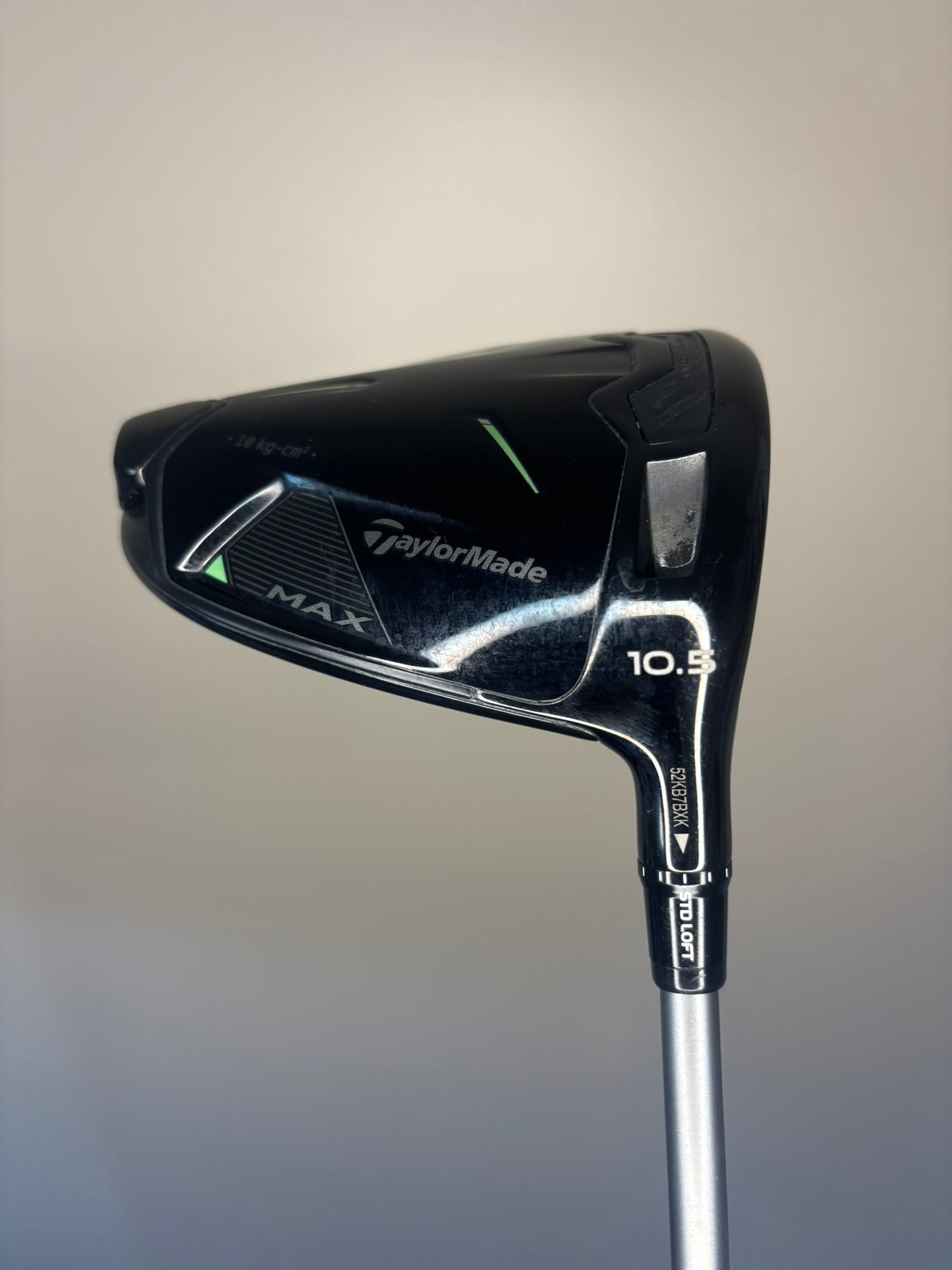 Taylormade Qi35 Max Designer Black Driver 10.5° Fujikura Regular Flex 45.5″ MINT