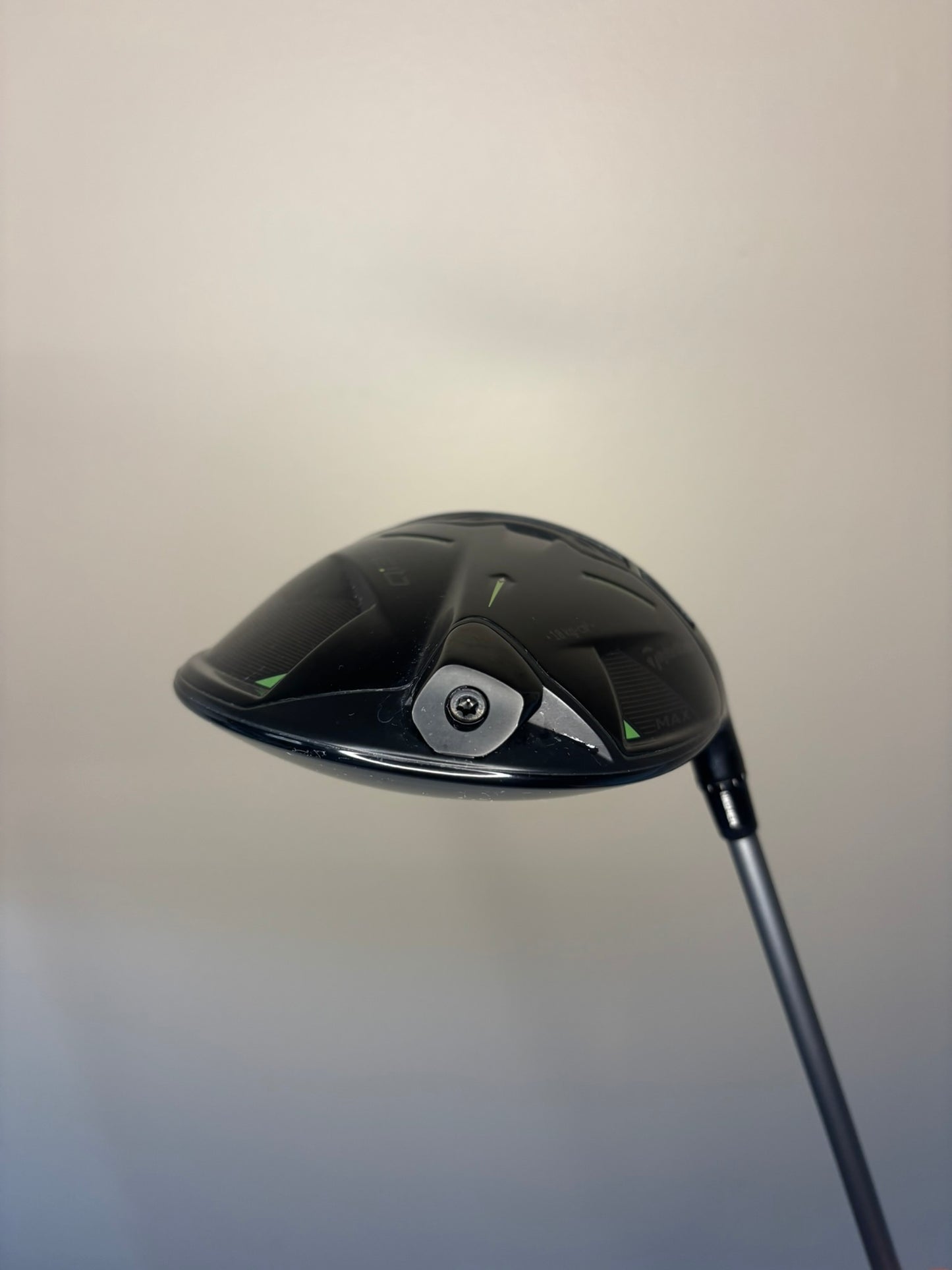 Taylormade Qi35 Max Designer Black Driver 10.5° Fujikura Regular Flex 45.5″ MINT