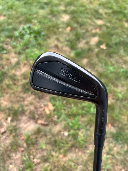 Titleist T200 2023 Black 4-Iron AMT Tour White Extra Stiff Flex 38.5″ NICE