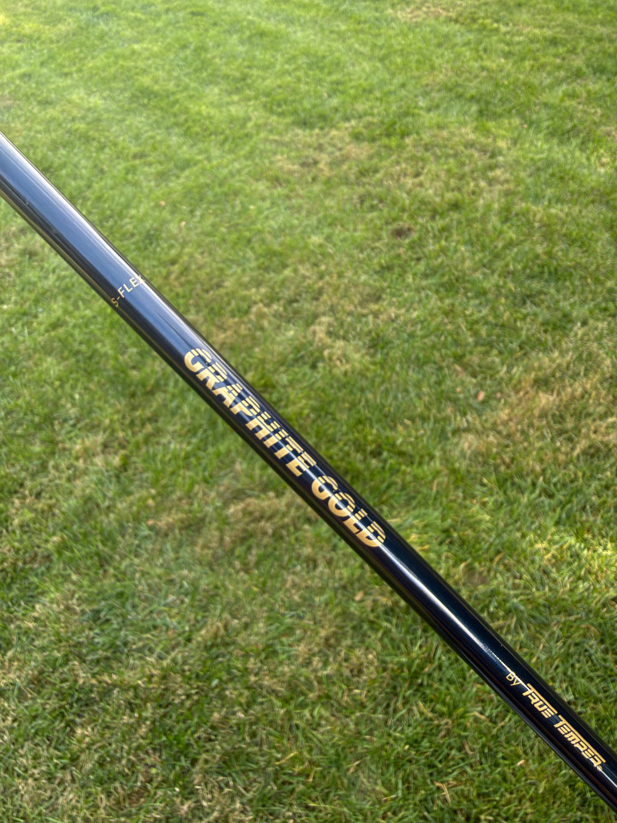 Titleist 915 D2 Driver 10.5° Graphite Gold Stiff Flex 44.25" — photo 8