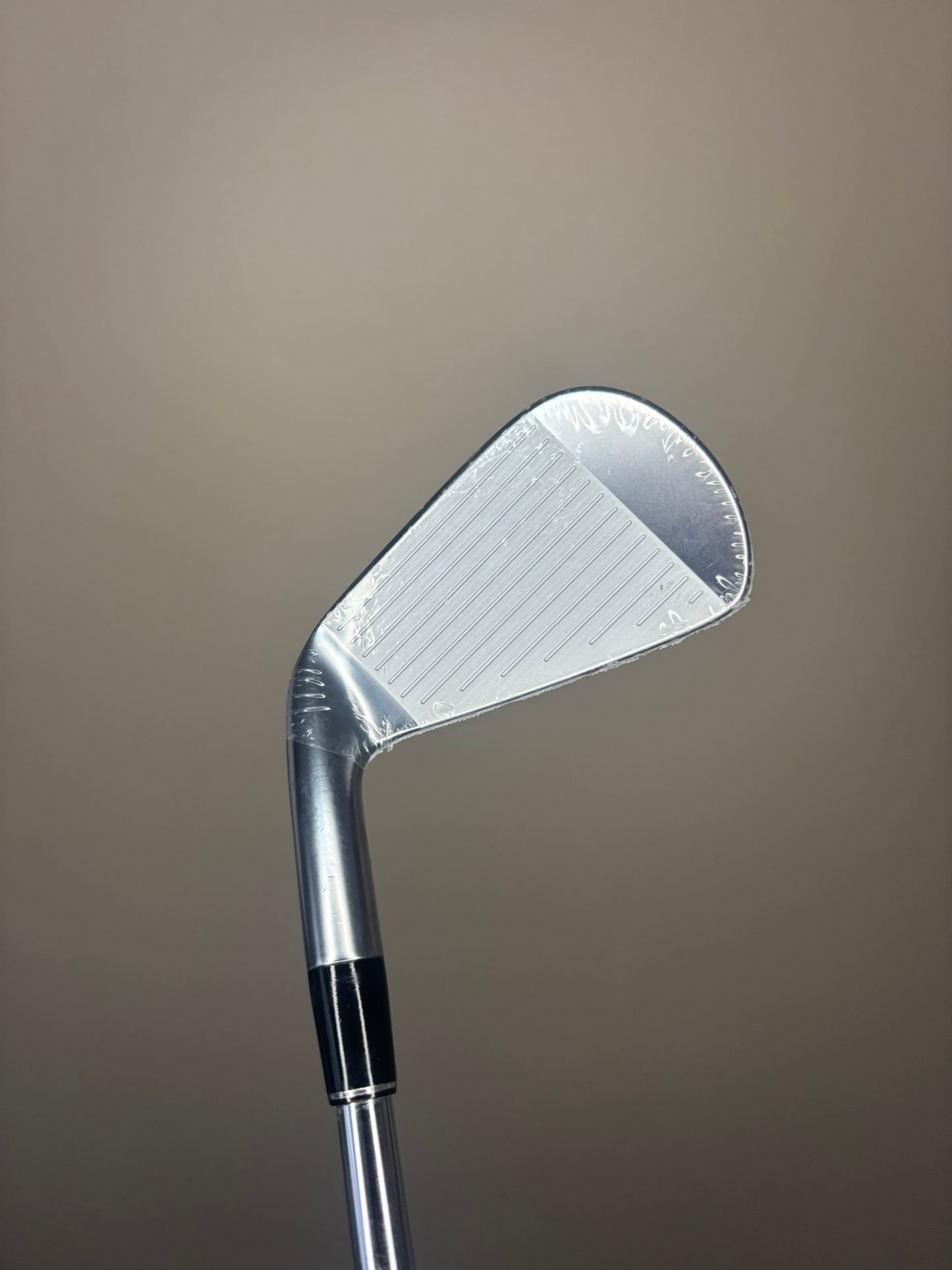 Photo of Srixon ZXi7 4-Iron Extra Stiff Flex Kbs Tour V 120