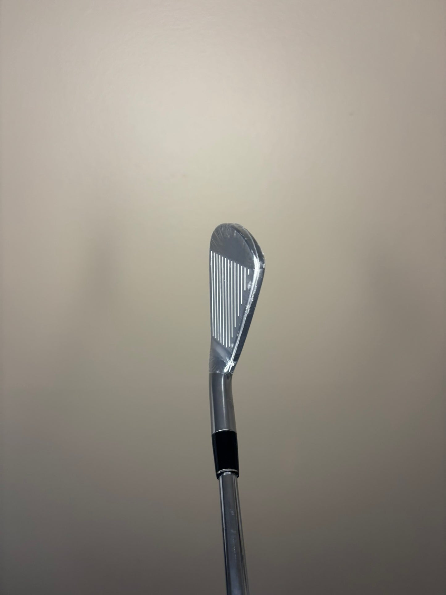 Photo of Srixon ZXi7 4-Iron Extra Stiff Flex Kbs Tour V 120