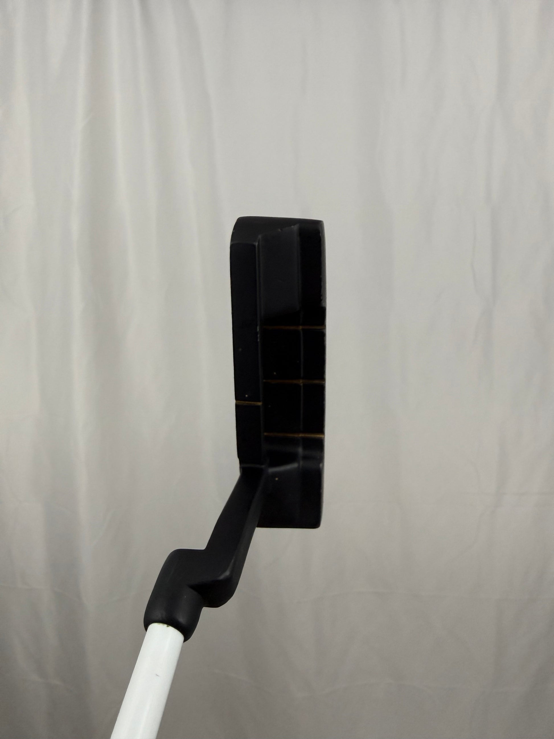 Photo of AIM Putter White
