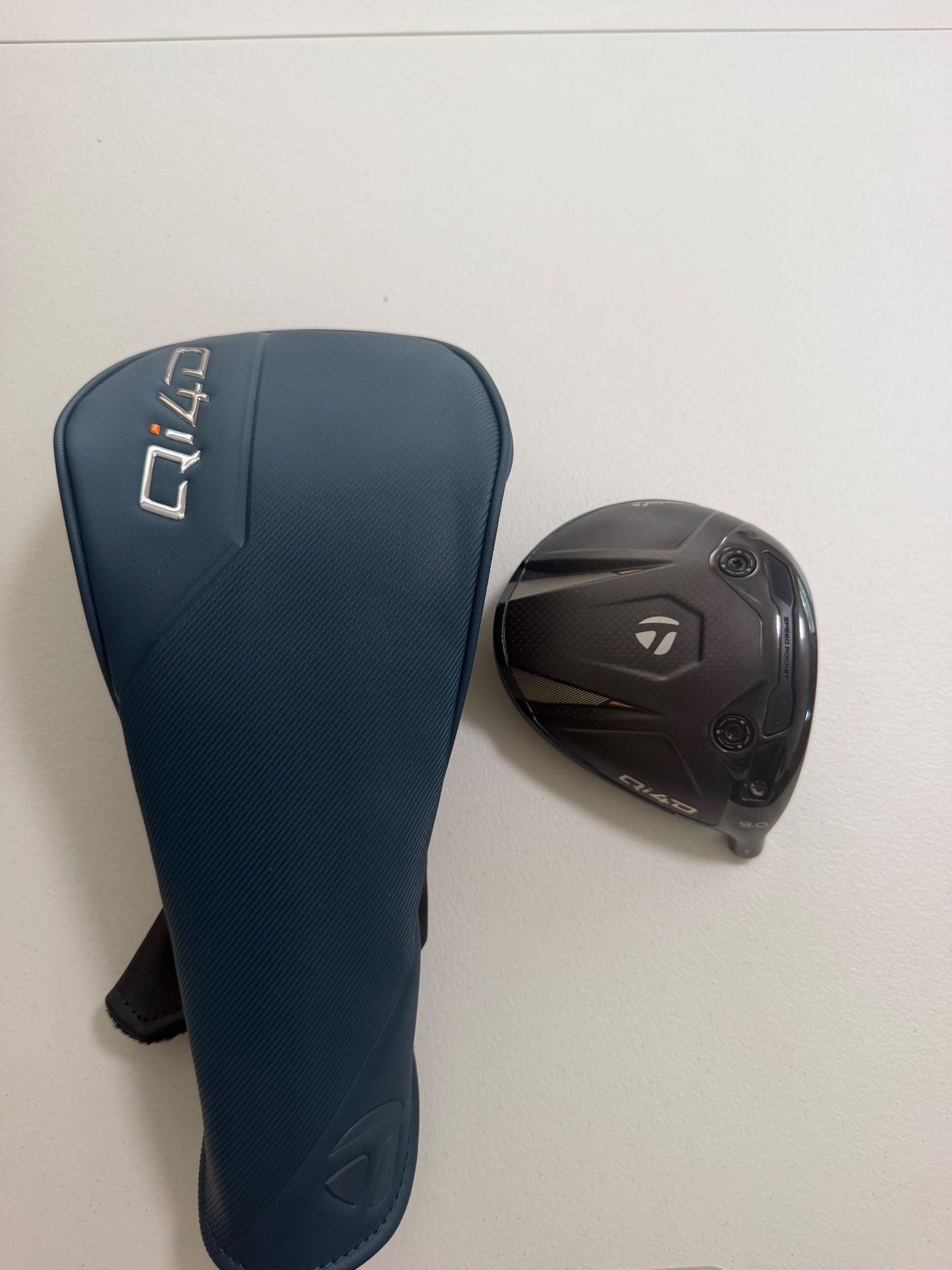 TaylorMade Qi4D Driver 9° +HC Head Only NICE