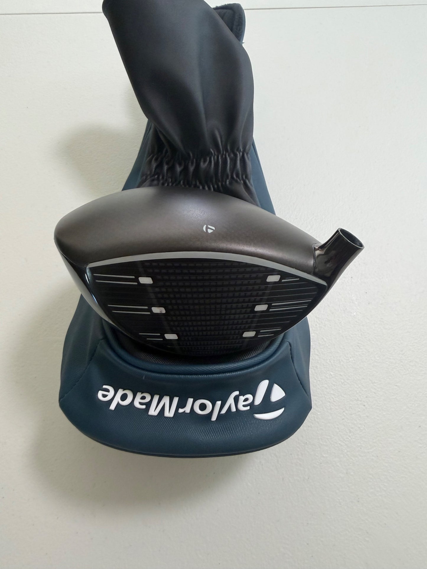 TaylorMade Qi4D Driver 9° +HC Head Only NICE — photo 2