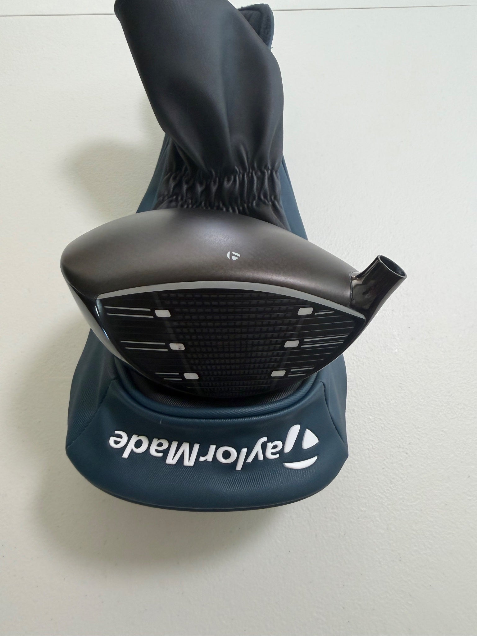 TaylorMade Qi4D Driver 9° +HC Head Only NICE — photo 2