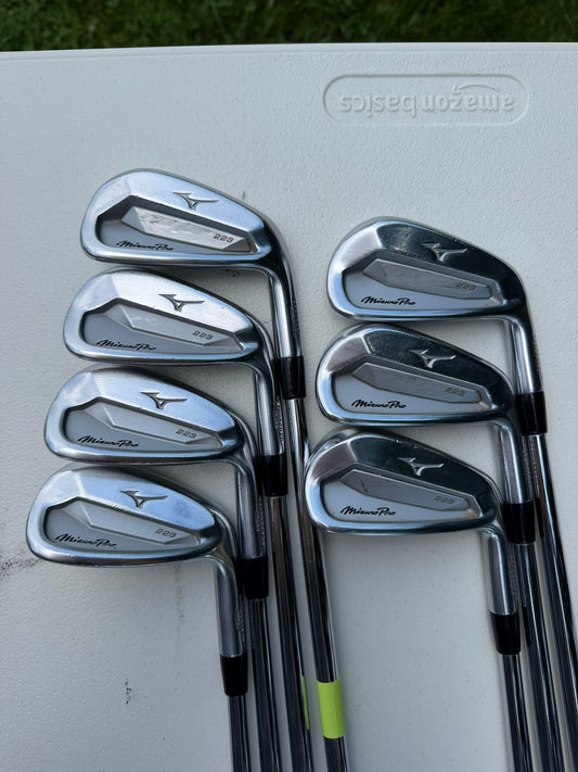 Photo of Mizuno Pro 223 Iron Set Stiff Flex Dynamic Gold 105 S300