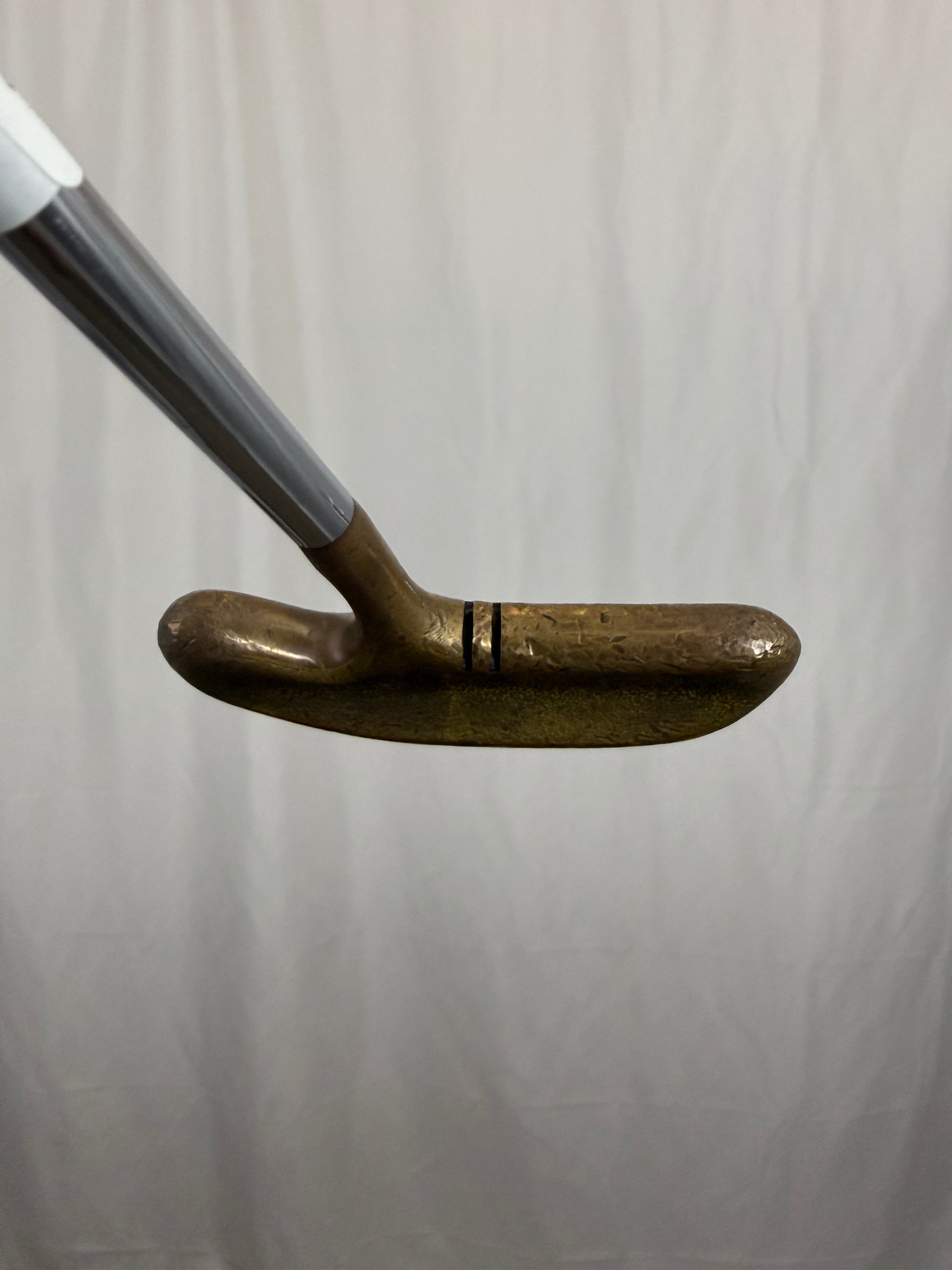 Photo of Acushnet Bullseye La Femme Putter