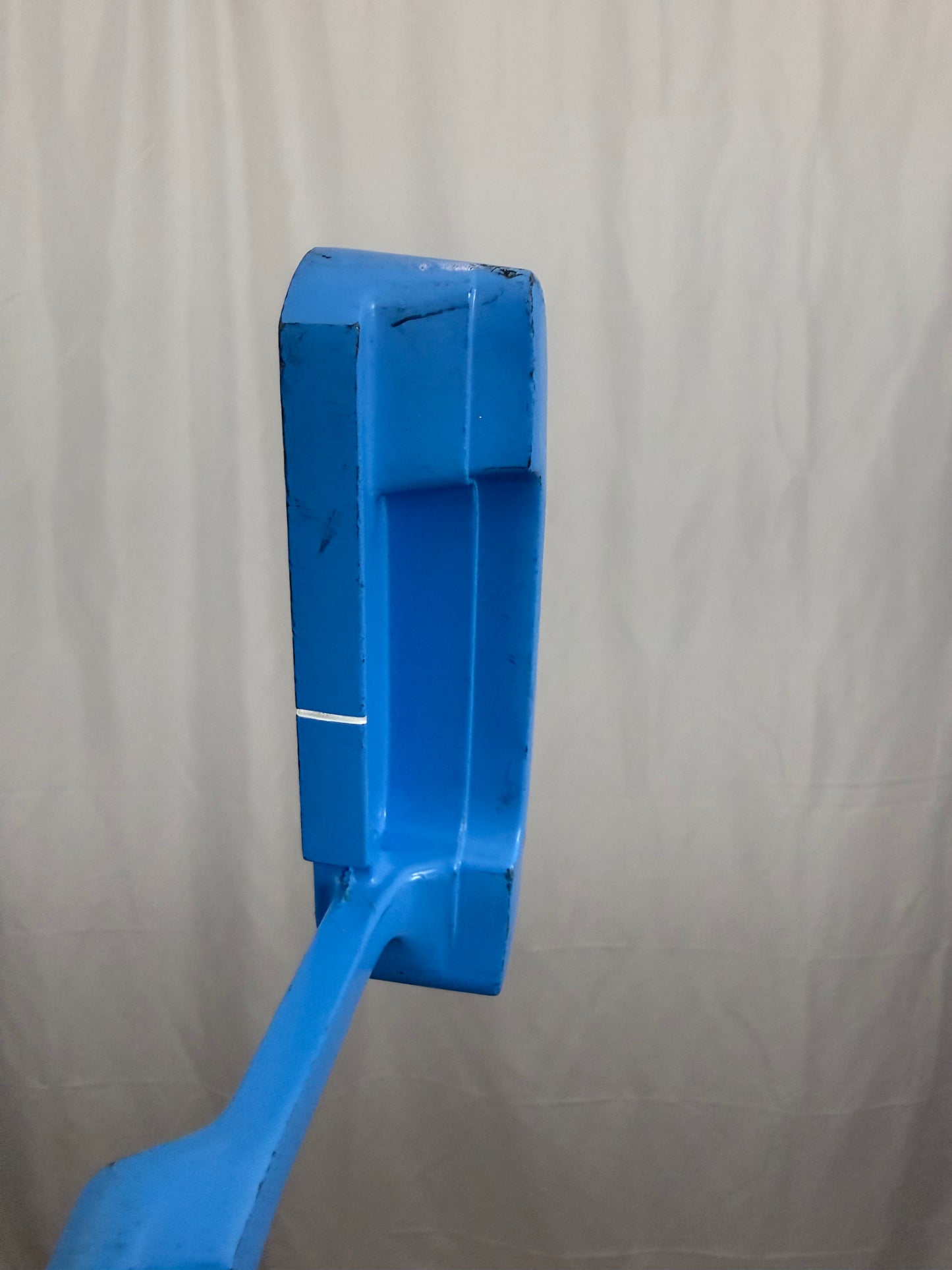 Photo of Wilson Light Blue Blade Putter