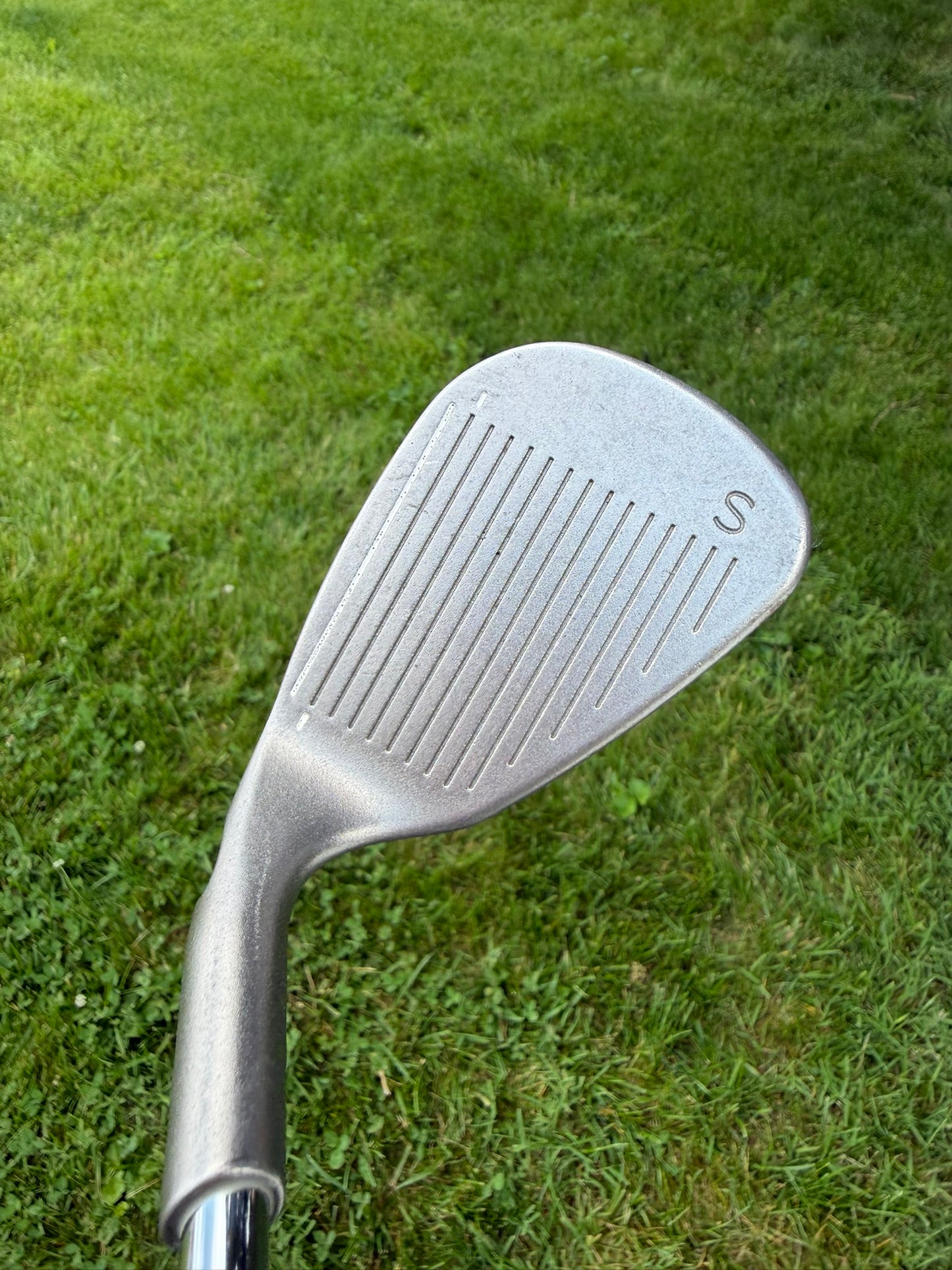 Ping i3 + Plus Sand Wedge Black Dot True Temper Regular Flex 35.25″ NICE
