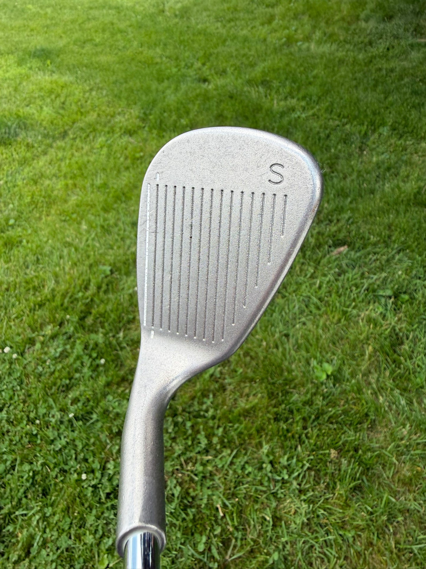 Ping i3 + Plus Sand Wedge Black Dot True Temper Regular Flex 35.25″ NICE