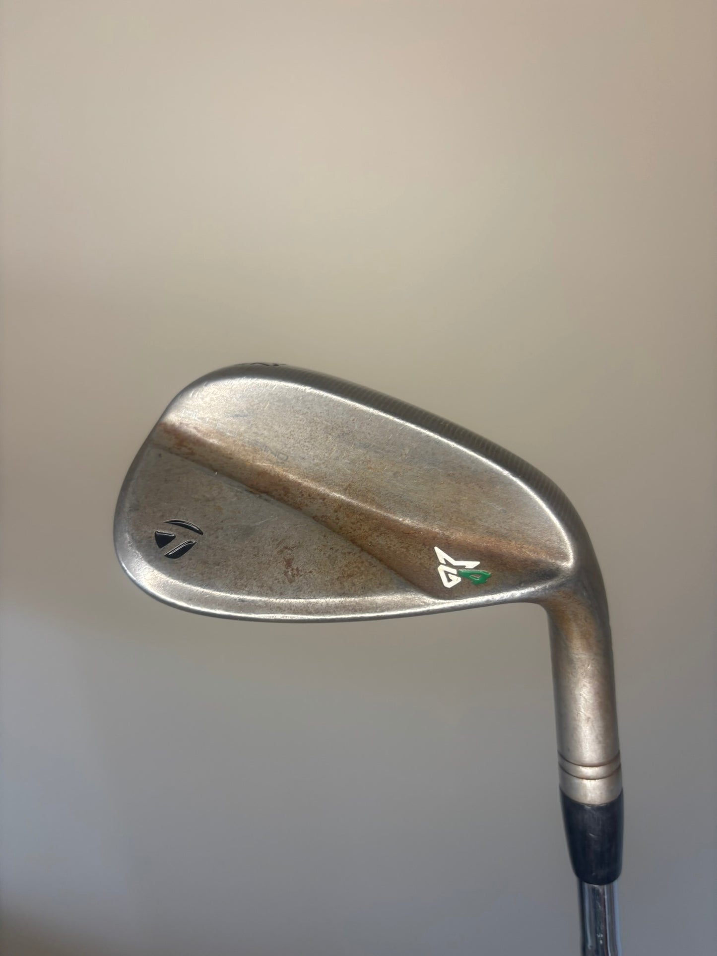 Taylormade Milled Grind 4 Raw GW 52°/9SB NS Pro Tour130 X-Stiff Flex 35.5″ NICE