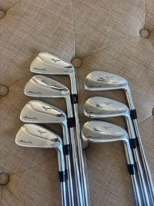 Photo of Mizuno Pro 221 Iron Set Stiff Flex Ns Pro Tour 115