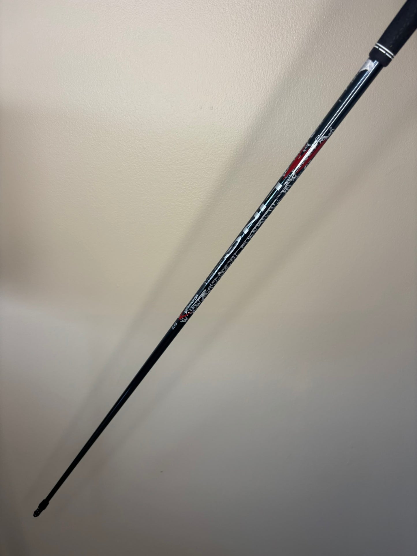 Photo of UST Mamiya Lin-Q M40X Red 5F3 Regular 50 Grams Driver Shaft
