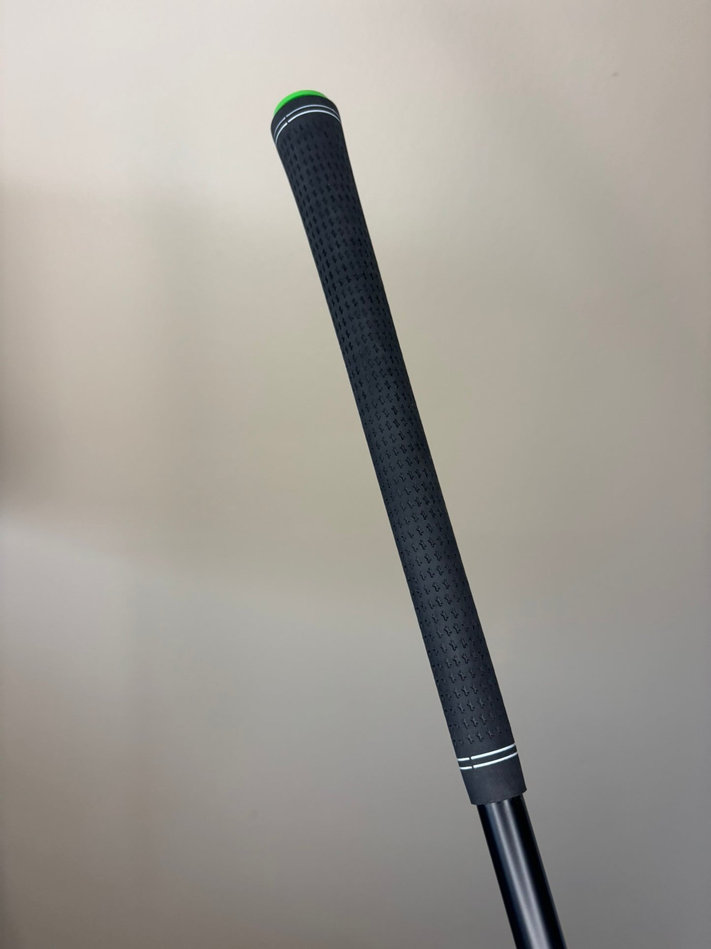 Photo of UST Mamiya Helium Nanocore Black 5F3 Regular 50 Grams Driver Shaft