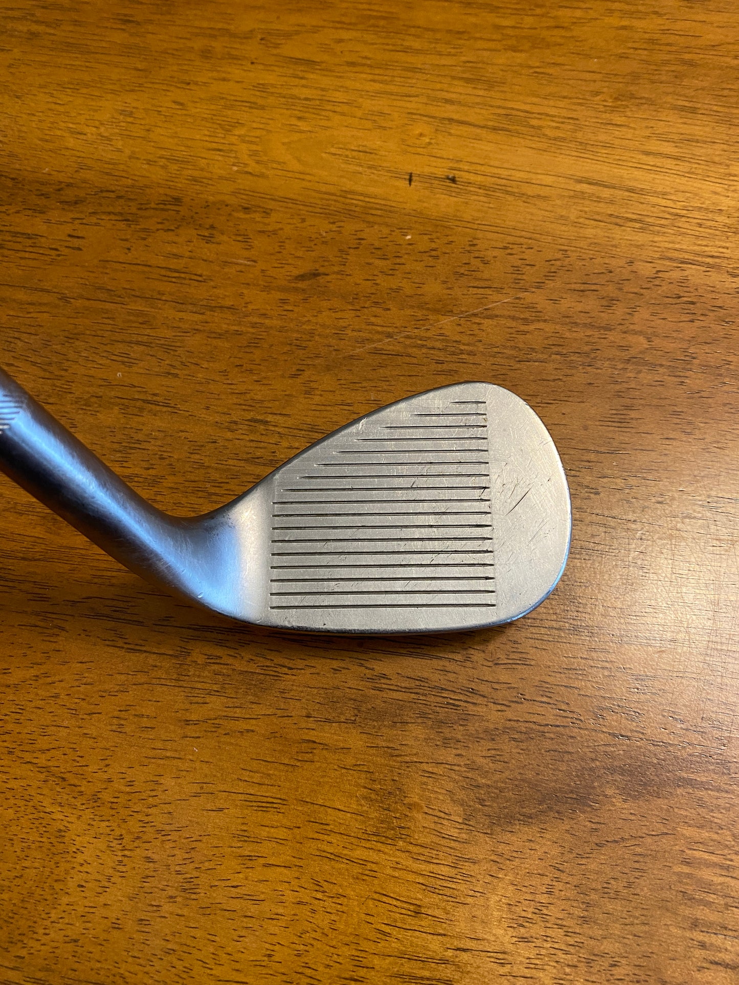 Titleist Vokey SM10.M Nickel Wedge 60° / 8 AMT White Extra Stiff Lefty 35.75″